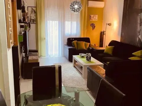 Sale, two bedroom apartment, 70m², Stari Aerodrom, Podgorica - image 3