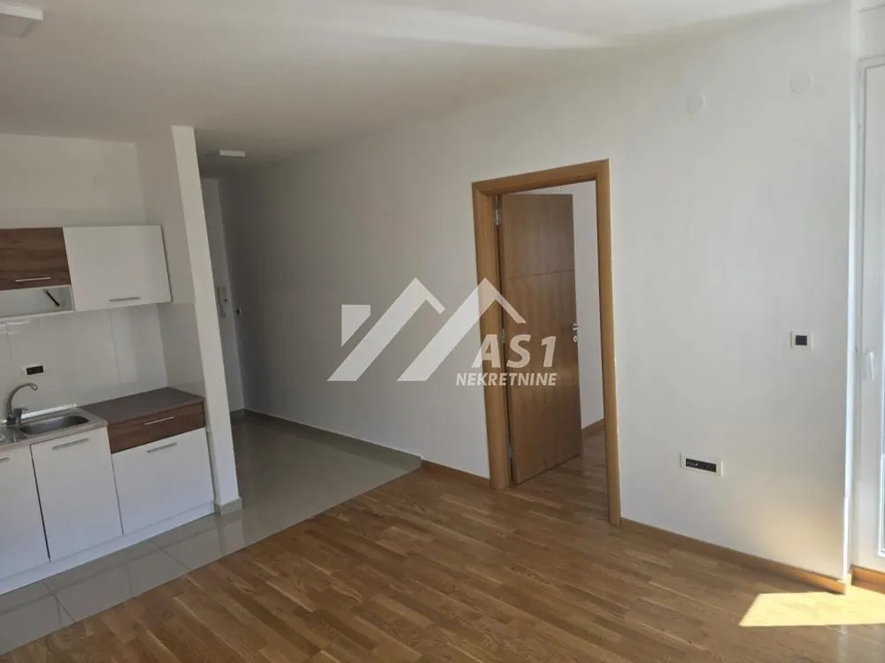 Izdavanje, jednosoban stan, 40m², Sajam, Novi Sad Sve Podlokacije