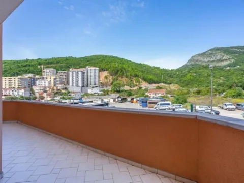 Izdavanje, dvosoban stan, 65m², Budva, Crna Gora - image 12