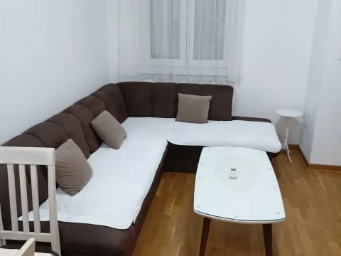 Rent, one bedroom apartment, 43m², City Kej, Podgorica - image 2