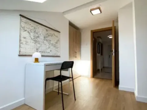 Izdavanje, dvosoban stan, 80m², Centar, Podgorica - image 9