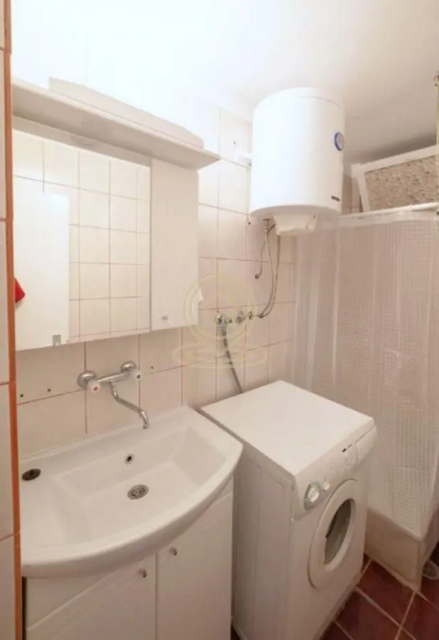 Izdavanje, jednosoban stan, 33m², Grbavica, Novi Sad Sve Podlokacije