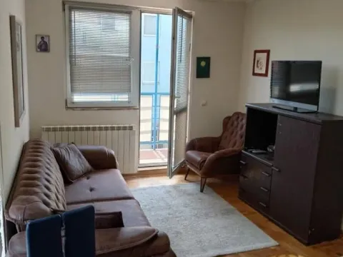 Izdavanje, jednosoban stan, 38m2, Karaburma, Palilula, Beograd Izdavanje, jednosoban stan, 38m2, Karaburma, Palilula, Beograd