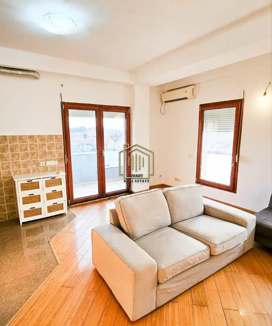 Izdavanje, dvosoban stan, 64m², Stari Aerodrom, Podgorica