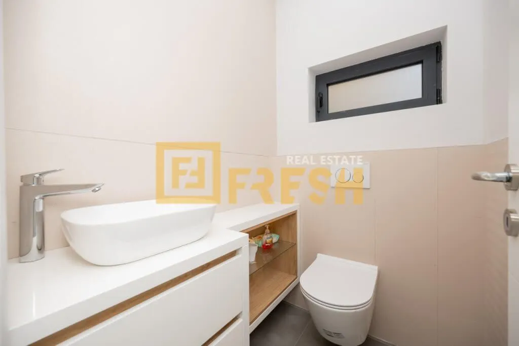 Rent, house, 214m², Stara Varoš, Podgorica