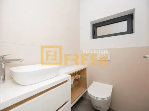 Izdavanje, kuća, 214m², Stara Varoš, Podgorica - image 10