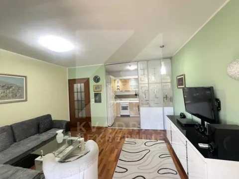 Rent, two bedroom apartment, 75m², City Kvart, Podgorica - image 2