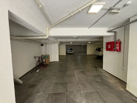 Izdavanje, dvosoban stan, 65m², Pržno, Budva - image 10