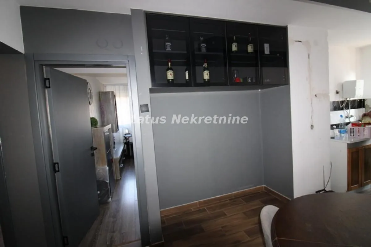 Prodaja, dvosoban stan, 63m², Bulevar Oslobodjenja, Novi Sad Sve Podlokacije