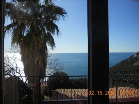 Izdavanje, kuća, 150m², Dobra Voda, Budva - image 23