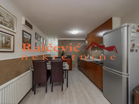 Sale, house, 125m², Zemun Kalvarija, Zemun Sve Podlokacije - image 13