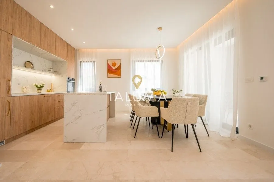 Prodaja, kuća, 250m², Mrčevac, Tivat