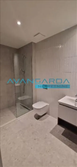 Izdavanje, stan, 75m², Beograd Na Vodi, Beograd