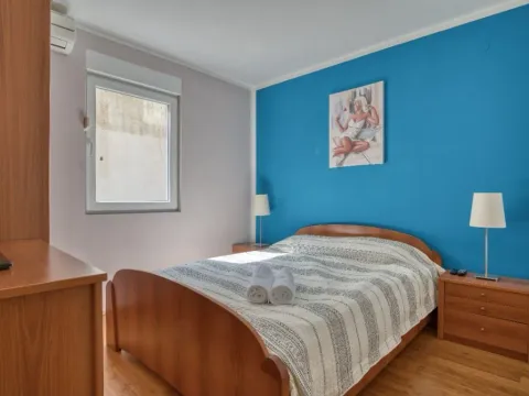 Izdavanje, dvosoban stan, 85m², Muo, Kotor - image 5