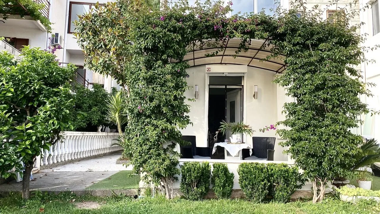 Sale, one bedroom apartment, 50m², Petrovac, Budva