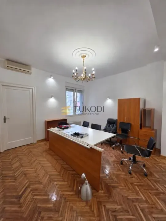 Rent, office space, 70m², Slavija, Vračar Sve Podlokacije
