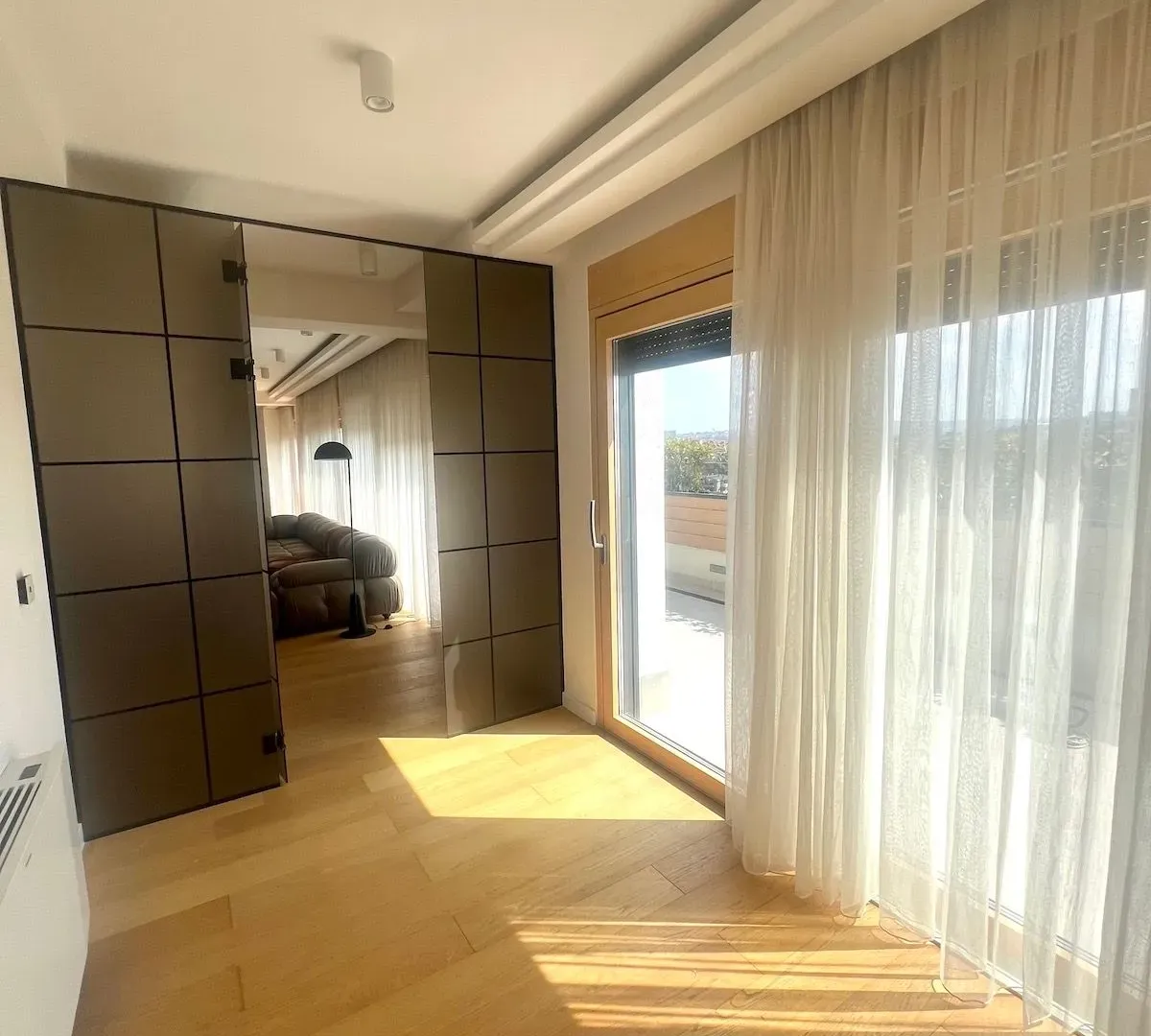 Rent, four bedroom apartment, 237m², Vračar Hram, Vračar Sve Podlokacije