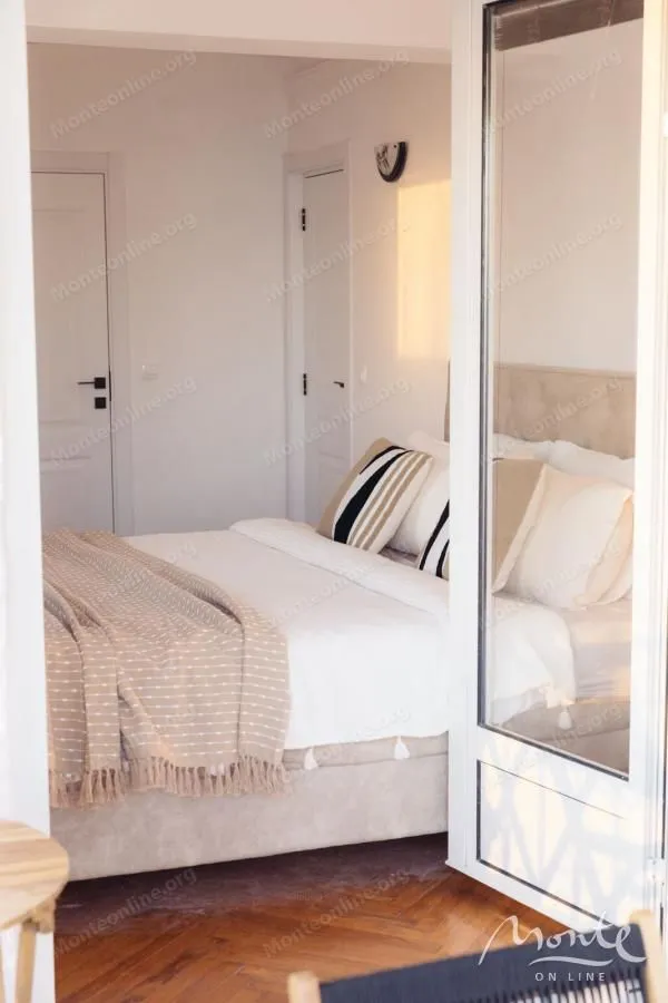 Sale, two bedroom apartment, 74m², Sveti Stefan, Budva