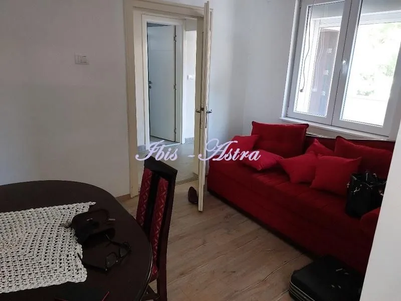 Izdavanje, kuća, 100m², Zemun Kalvarija, Zemun Sve Podlokacije