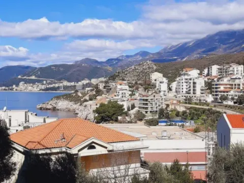 Prodaja, dvosoban stan, 90m², Pržno, Budva