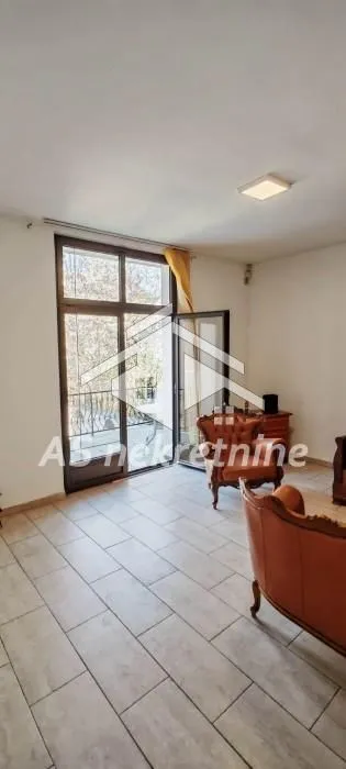 Izdavanje, kuća, 500m², Profesorska Kolonija, Palilula Sve Podlokacije