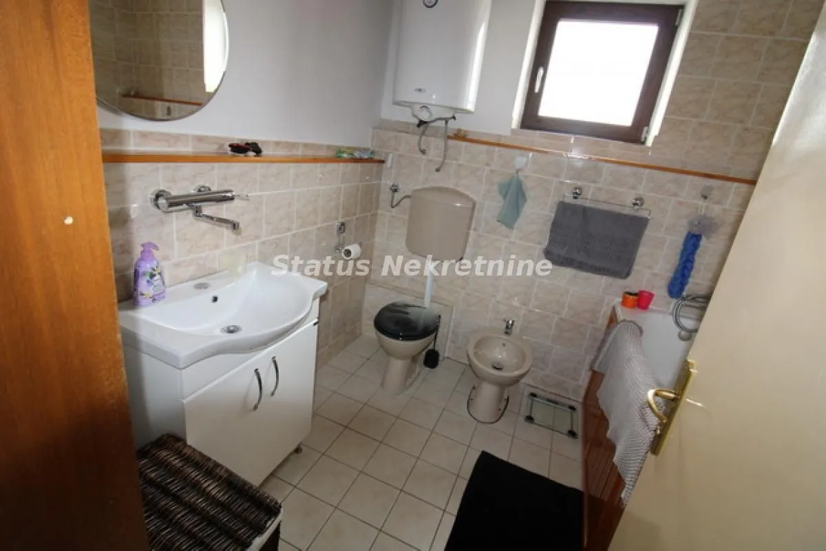 Prodaja, kuća, 230m², Adice, Novi Sad Sve Podlokacije