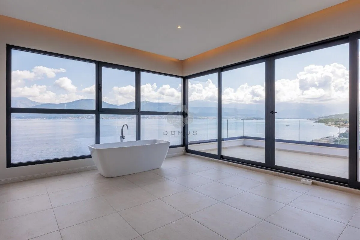 Prodaja, kuća, 315m², Krašići, Tivat