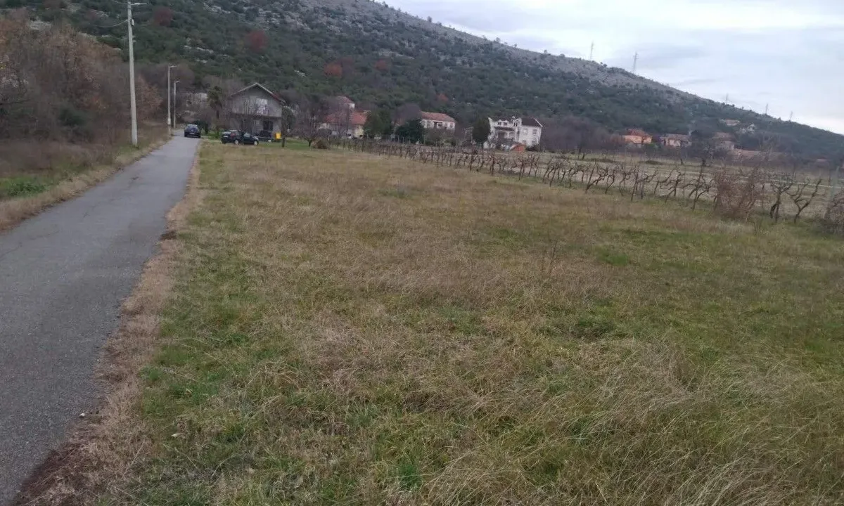 Sale, land lot, 942m², Tološi, Podgorica