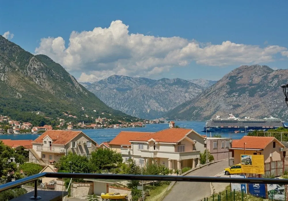 Prodaja, dvosoban stan, 60m², Dobrota, Kotor