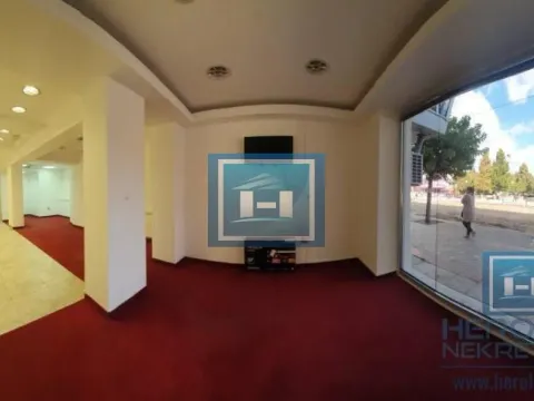 Izdavanje, poslovni prostor, 171m², Centar, Jagodina - image 45