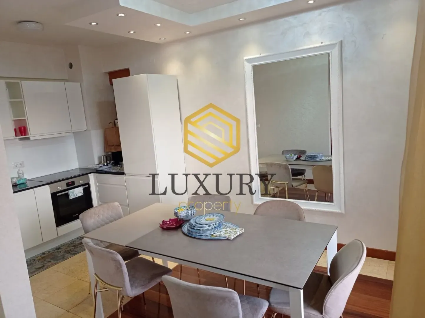 Rent, four bedroom apartment, 130m², Centar, Podgorica
