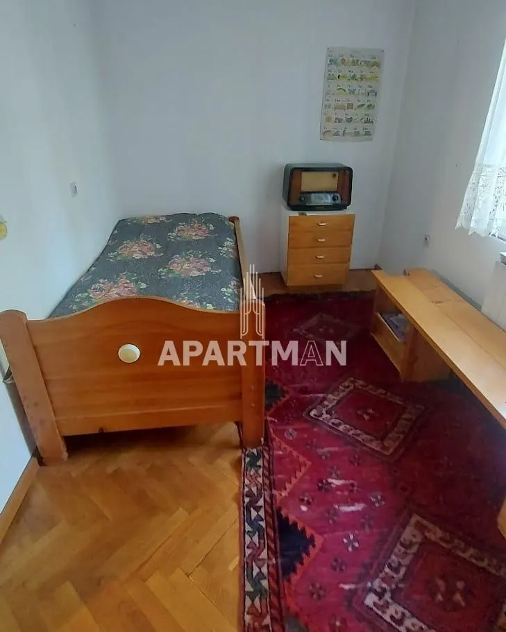 Prodaja, kuća, 320m², Sremčica, Beograd