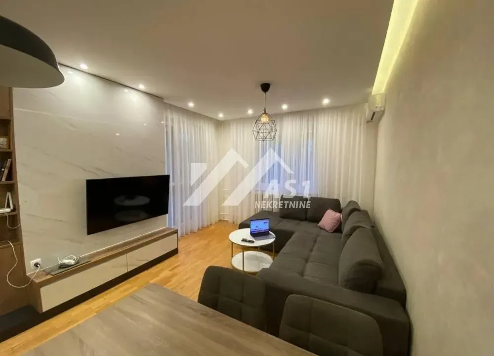 Rent, one bedroom apartment, 42m², Bulevar Oslobodjenja, Novi Sad Sve Podlokacije