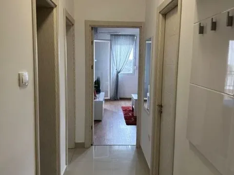 Rent, two bedroom apartment, 70m², City Kvart, Podgorica - image 4