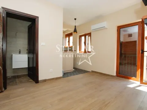 Rent, one bedroom apartment, 35m², Stara Varoš, Podgorica - image 1