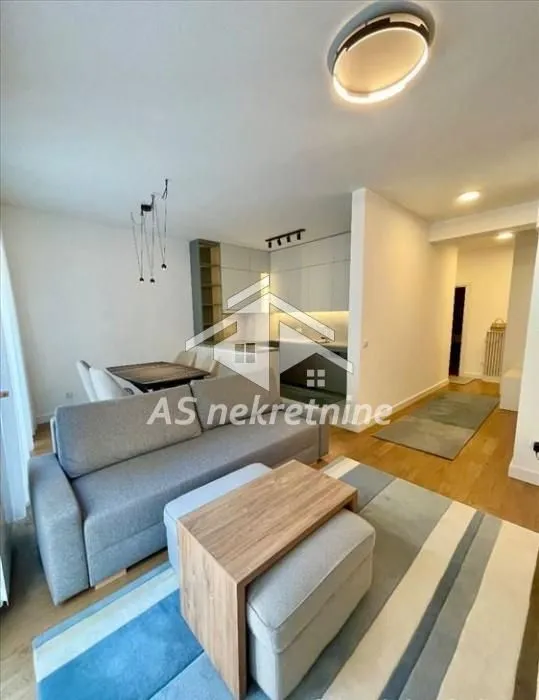 Rent, three bedroom apartment, 60m², Vračar Sve Podlokacije, Beograd