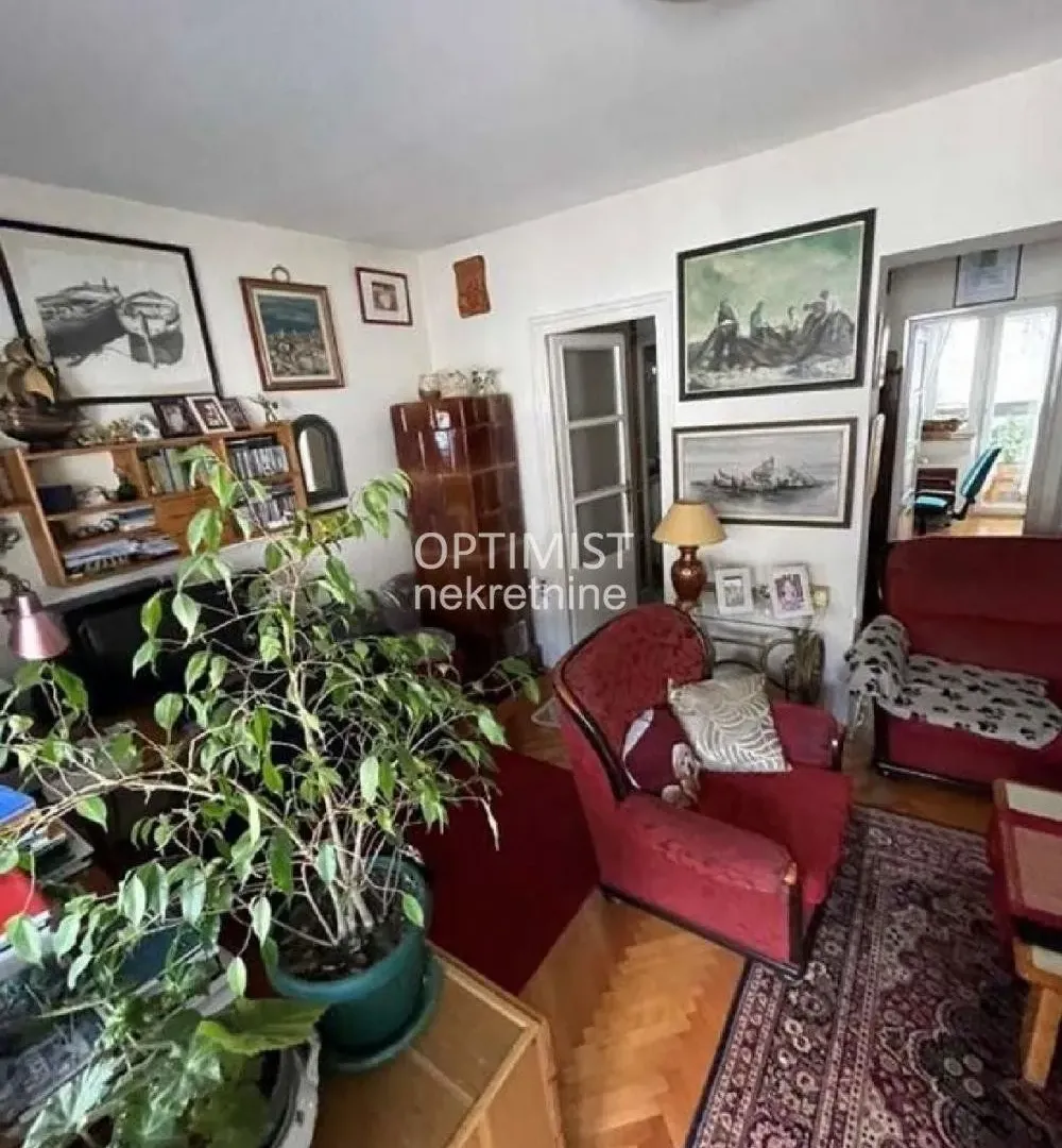 Prodaja, četvorosoban stan, 99m², Stari Grad, Beograd