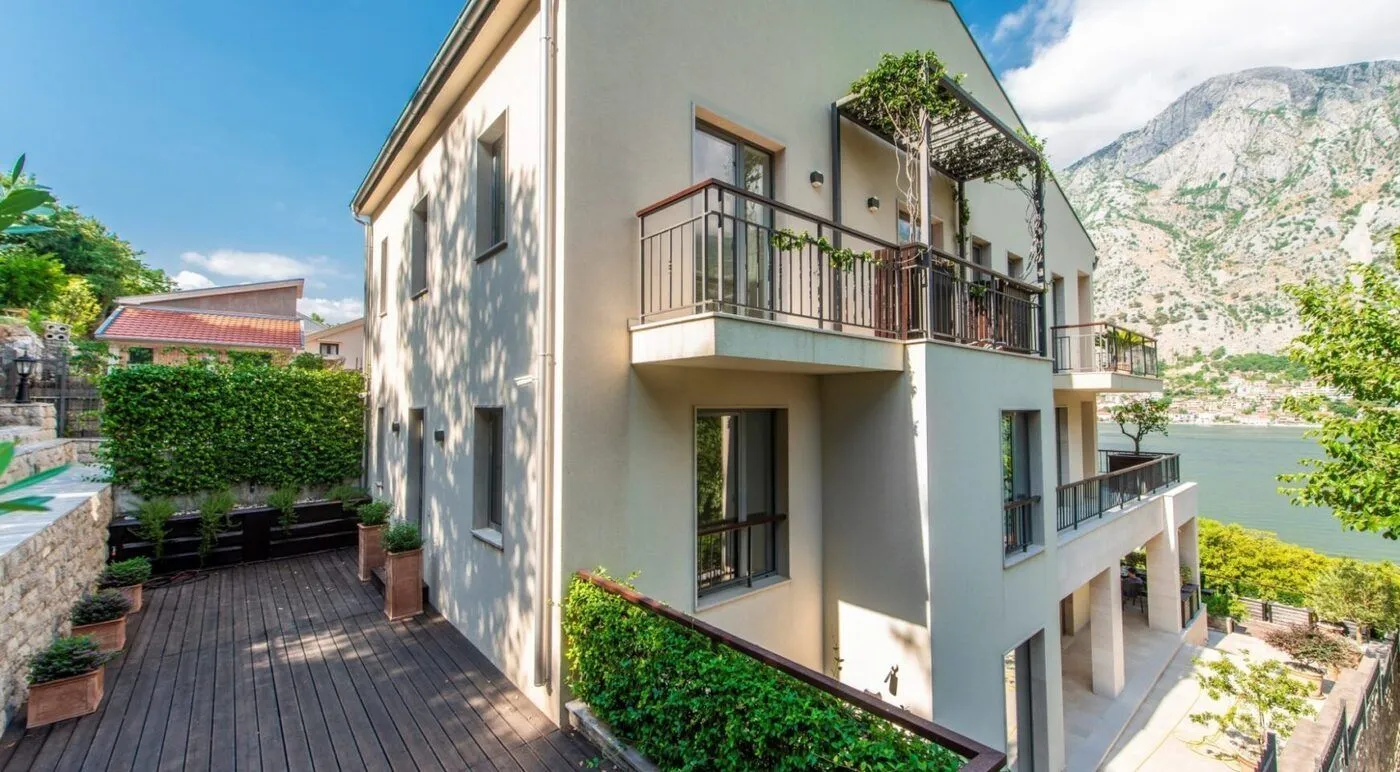 Prodaja, dvosoban stan, 160m², Prčanj, Kotor