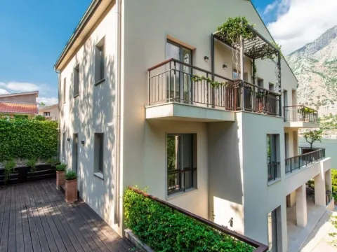 Prodaja, dvosoban stan, 160m², Prčanj, Kotor - image 12