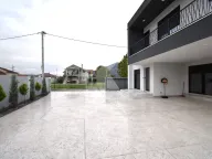 Izdavanje, kuća, 190m², Tološi, Podgorica - image 3