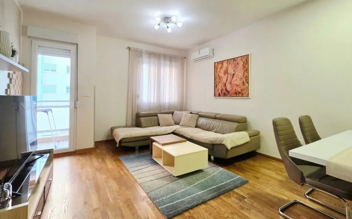 Izdavanje, dvosoban stan, 65m², City Kvart, Podgorica