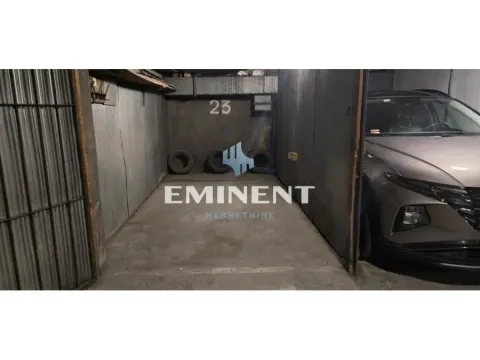 Izdavanje, trosoban stan, 97m², Slavija, Vračar Sve Podlokacije - image 14