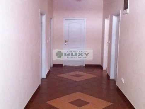 Prodaja, kuća, 475m², Jajinci, Voždovac Sve Podlokacije - image 4