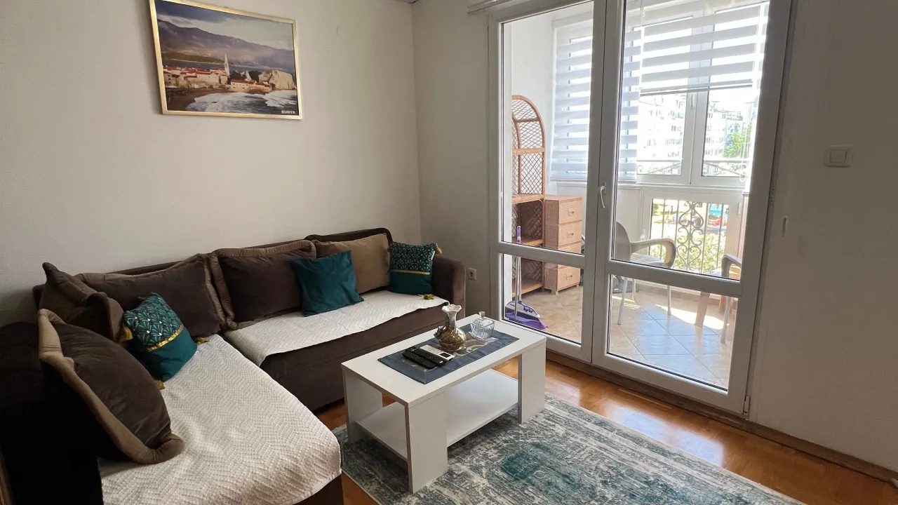 Rent, one bedroom apartment, 40m², Centar, Bar