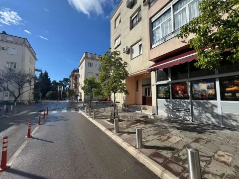 Prodaja, dvosoban stan, 90m², Centar, Podgorica - image 1