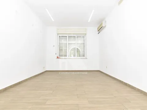 Rent, office space, 42m², Centar, Podgorica - image 4