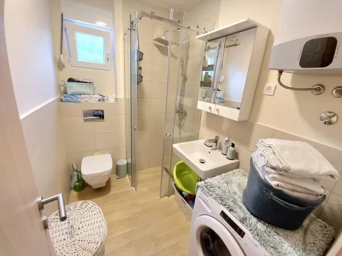 Rent, one bedroom apartment, 43m², Budva, Crna Gora - image 17