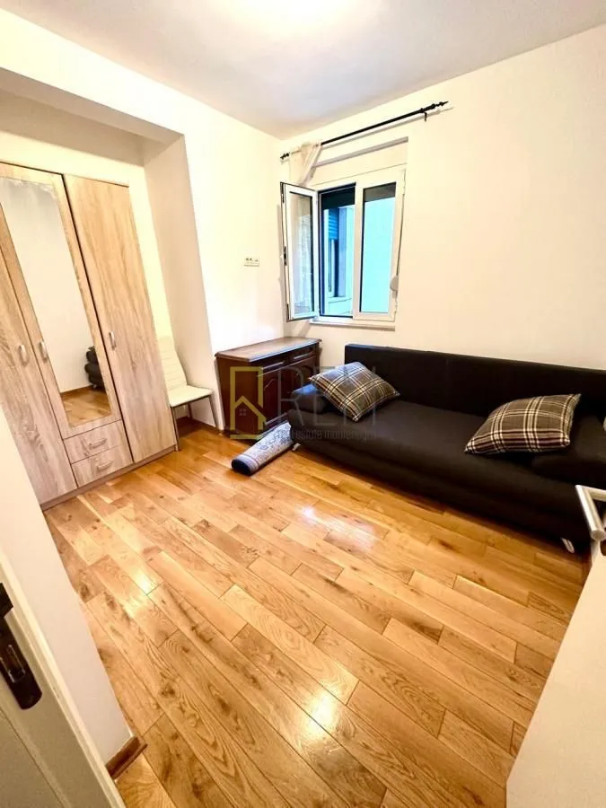 Prodaja, jednosoban stan, 44m², Dobrota, Kotor