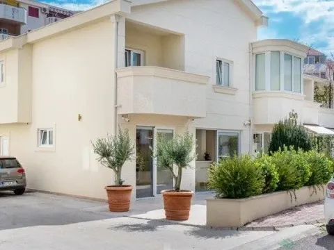 Ugostiteljski objekat in Podkošljun