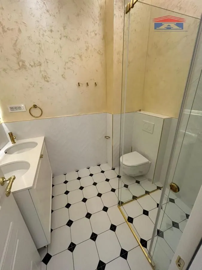 Izdavanje, četvorosoban stan, 120m², Sremska Kamenica, Petrovaradin